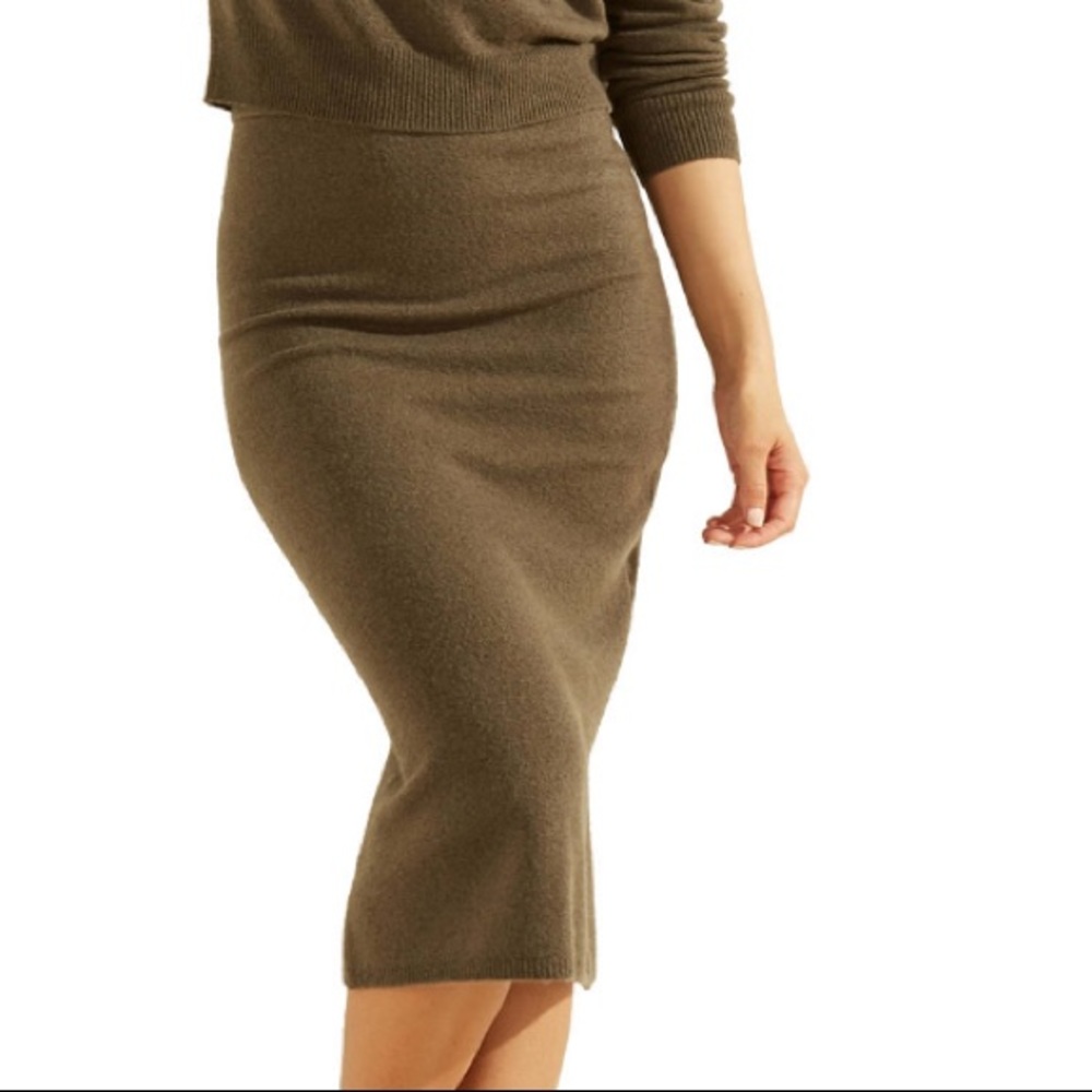 Guess midi skirt olive green Small NWT